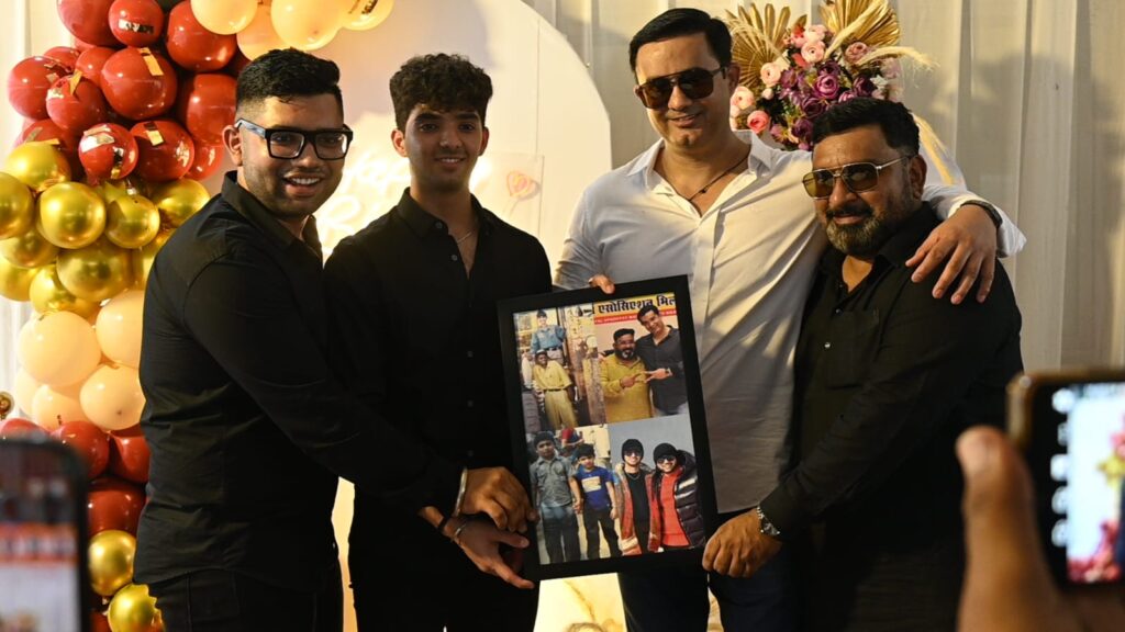 हैवी ट्रांसपोर्ट ट्रक ट्रेलर संगठन के अध्यक्षछोटू के जन्म दिवस यादगार के रूप में 100 यूनिट ब्लड डोनेट कर एक नई मिसाल कायम किया