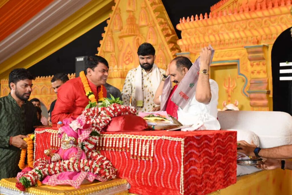 सावन के दूसरे सोमवार, शिवमय हुआ ट्विनसिटी: भक्तों का उमड़ा जनसैलाभ, शिव महापुराण में