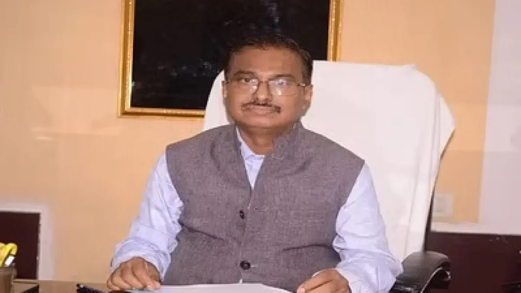 तहसीलदार पर गिरी गाज : बिना सूचना दिए आए दिन दफ्तर से गायब रहने की बन गई थी आदत, कमिश्नर ने किया सस्पेंड