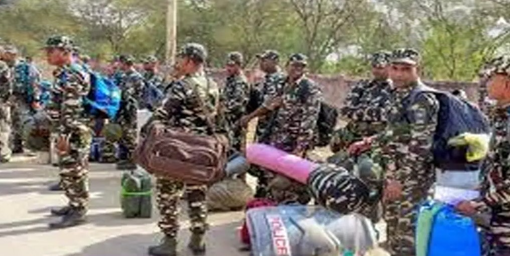 छत्‍तीसगढ़ में नक्‍सलवाद समाप्‍त करने तैनात होंगे 3200 जवान, CRPF के 800 जवानों की पहली बटालियन पहुंची