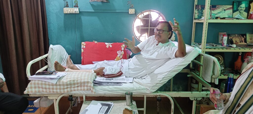 खुले मैदान में किये गए पौधरोपण को राजनीतिक एवं धार्मिक कार्यक्रमों से जोड़ना उचित नहीं : गजेन्द्र सिंह