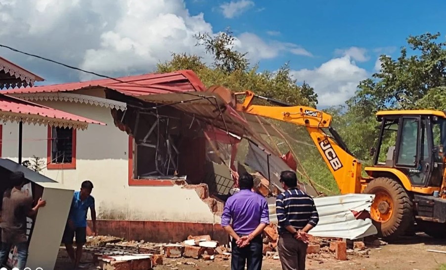 गोवा में भी दिखा योगी मॉडल! लैंड माफिया और हिस्ट्रीशीटर की अवैध संपत्ति पर पहली बार चला बुलडोजर