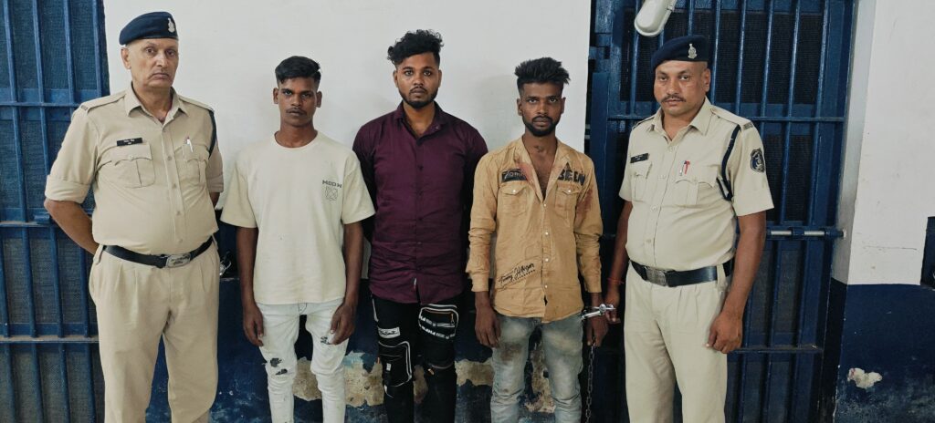 पुरानी रंजिश के चलते ईंट पत्थर से मारकर की एक व्यक्ति की हत्या, चंद घंटो के अंदर आरोपियों को पुलिस ने किया गिरफ्तार