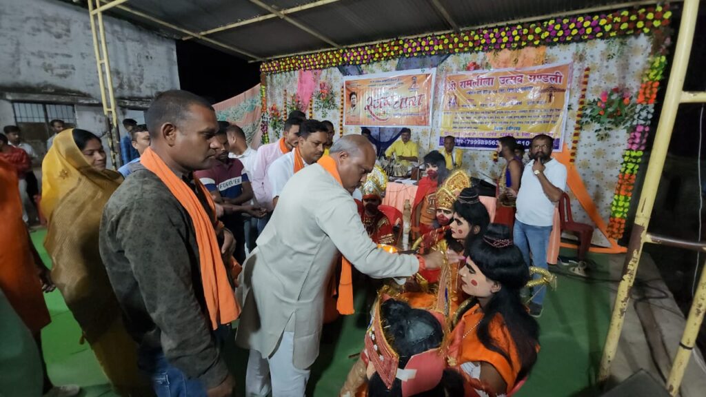 दुर्ग ग्रामीण विधानसभा क्षेत्र अंतर्गत विभिन्न गांव में आयोजित दशहरा महोत्सव में सम्मिलित हुए दुर्ग ग्रामीण विधायक ललित चंद्राकर