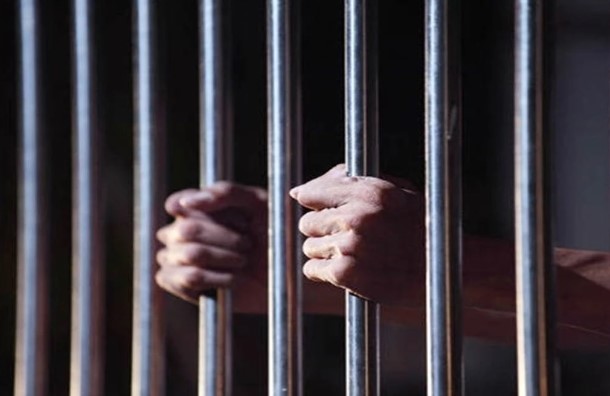 बेटे की मौत के बाद बहू ने बदला धर्म, घर में करवा रही प्रार्थना सभा, सास ने भिजवाया जेल