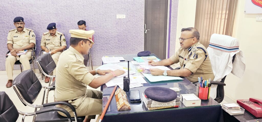 पुलिस महानिरीक्षक दुर्ग रेंज के द्वारा नगर पुलिस अधीक्षक छावनी कार्यालय का किया गया आकस्मिक निरीक्षण