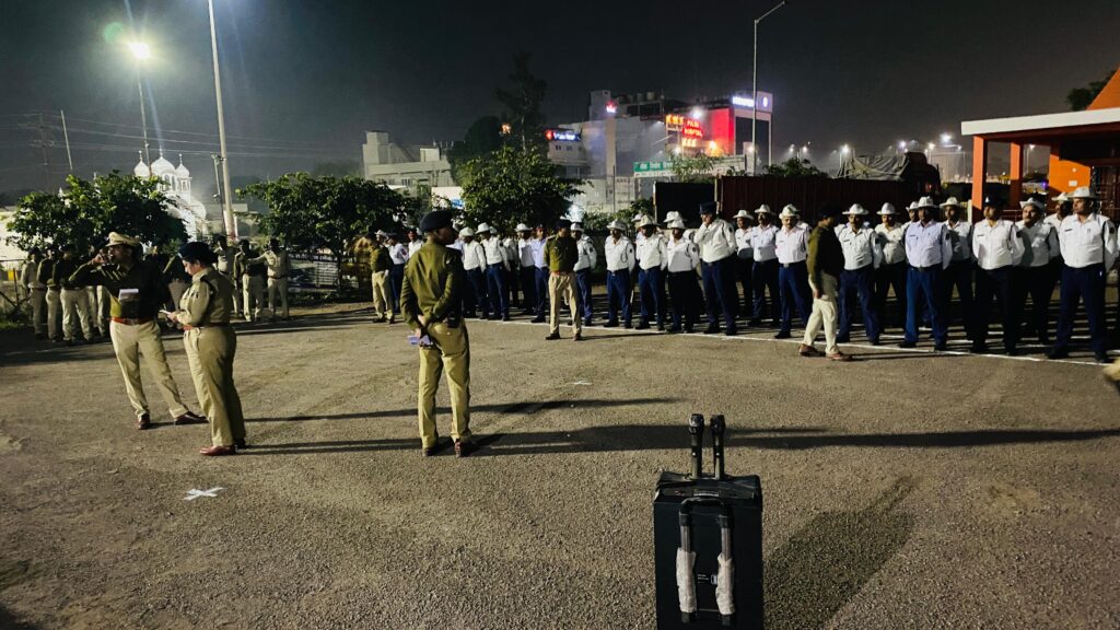 पुलिस महानिरीक्षक दुर्ग रेंज ने ली यातायात शाखा के अधिकारियों/कर्मचारियों की बैठक