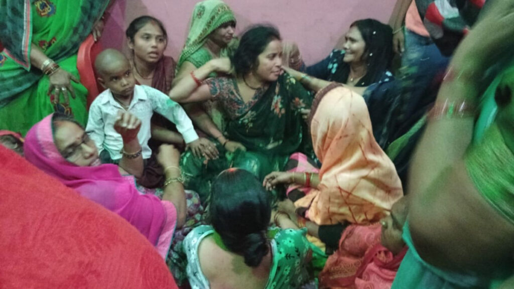 लूटपाट के इरादे से घर में घुसे बदमाश; चाकुओं से गोदकर बालिका को उतारा मौत के घाट, आरोपी हुए फरार