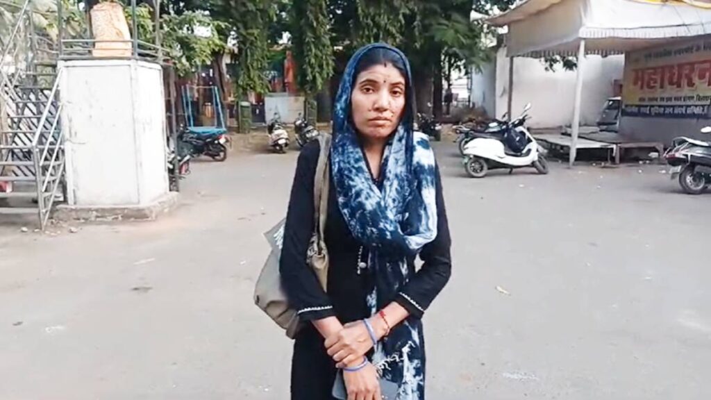 जैन समाज ने जैन परिवार का किया बहिष्कार, युवती पहुॅची न्यायालय के शरण में