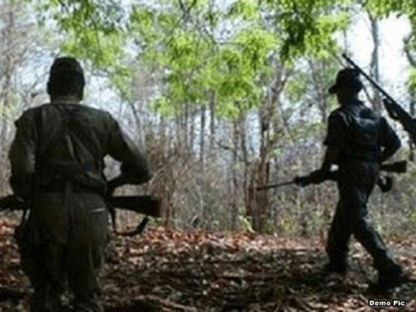 छत्तीसगढ़ में बीजापुर-सुकमा बॉर्डर पर पुलिस और नक्सलियों में मुठभेड़