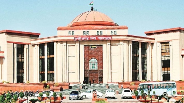 पहली पत्नी के रहते की दूसरी शादी, 5 IAS को अवमानना नोटिस