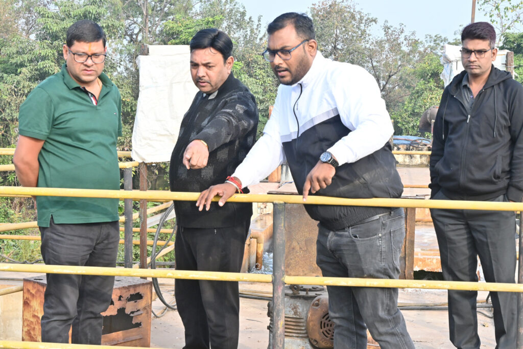 जल शोधन संयंत्र औचक निरीक्षण करने पहुंचे आयुक्त