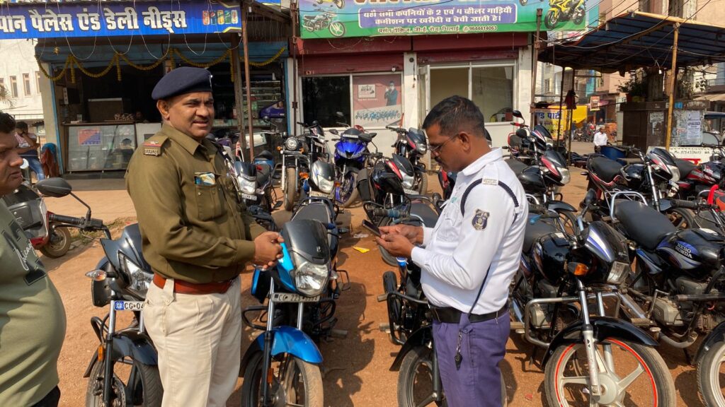 चोरी के वाहनों की पहचान हेतु ट्रैफिक पुलिस का विशेष अभियान