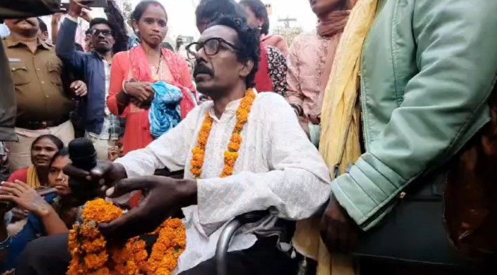 कोरबा में महिलाओं ने 2 मंत्रियों को बनाया बंधक, 40 हजार औरतें हैं करोड़ों की ठगी का शिकार