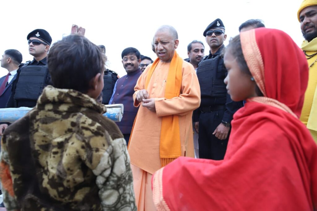 महाकुम्भ में अखाड़ों-कल्पवासियों को 5 रुपए में आटा और 6 रुपए में चावल