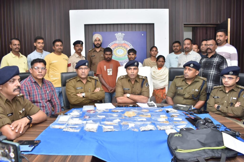 शातिर नकबजन चढे दुर्ग पुलिस के हत्थे, सूने मकानों को बनाते थे निशाना