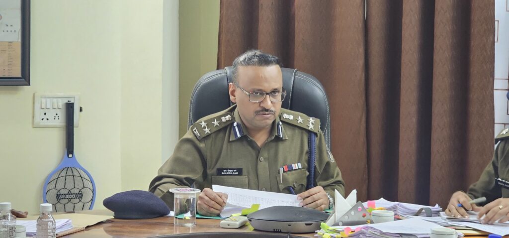 गिरफ्तारी के बाद आरोपी क्यों हो रहे दोषमुक्त ? दुर्ग IG श्री गर्ग ने ली अधिकारियों की बैठक
