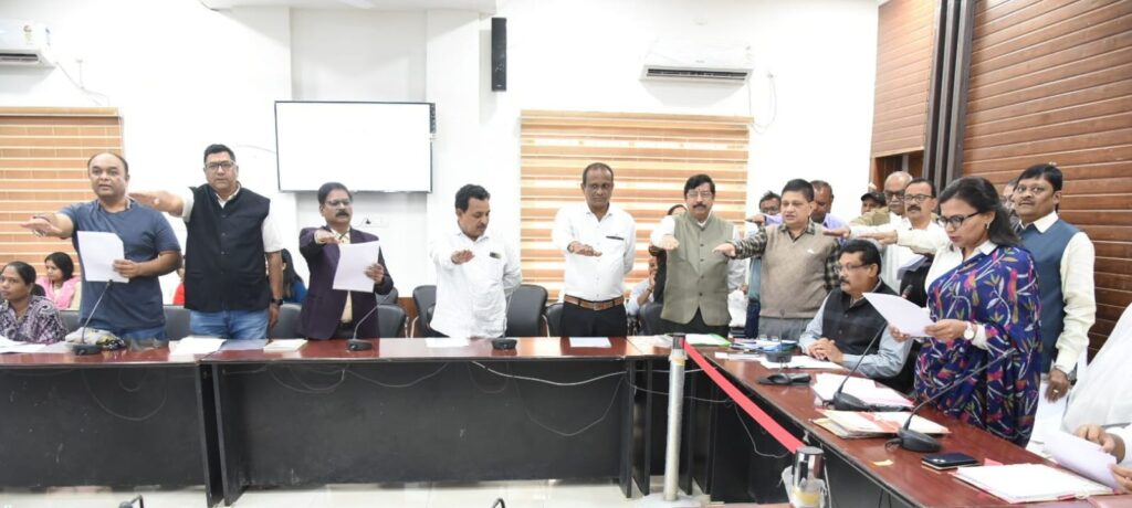 इंडियन रेडक्रास सोसायटी दुर्ग के जिला प्रबंध समिति का शपथ ग्रहण संपन्न