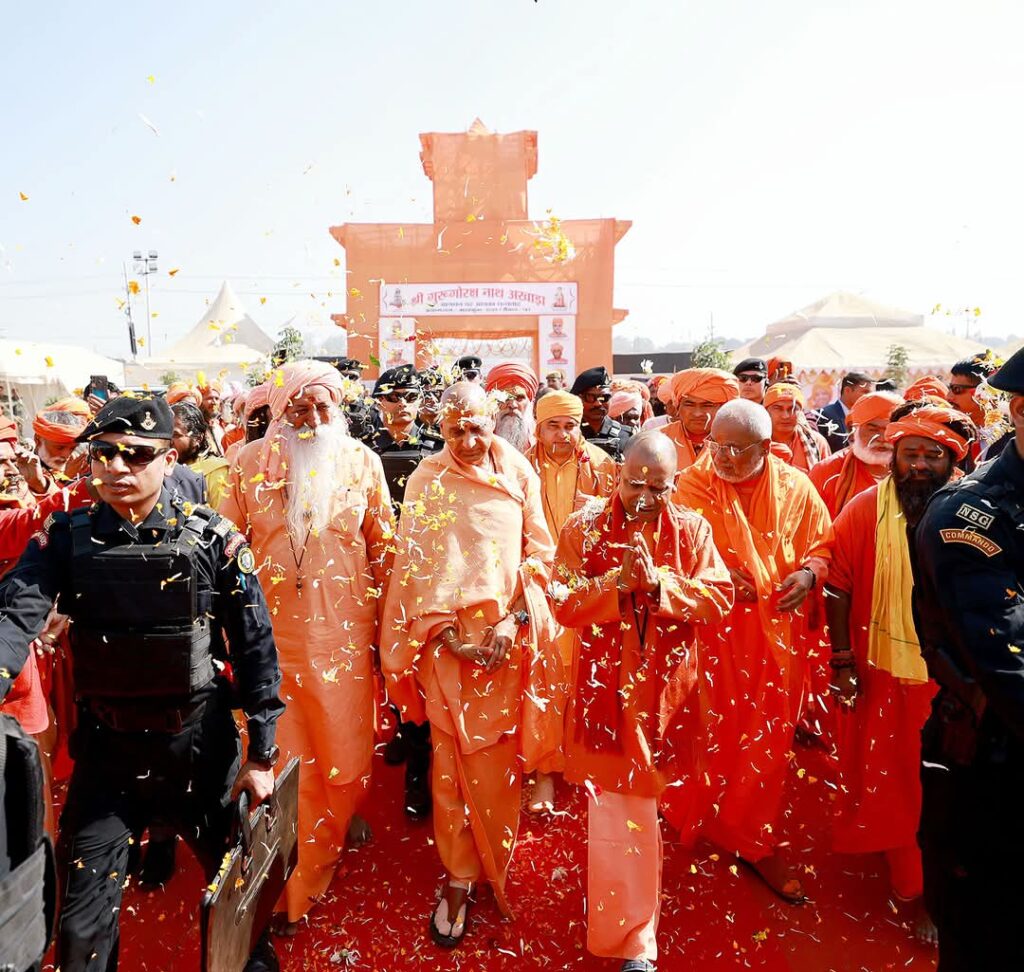 सनातन धर्म एक विराट वट वृक्ष, इसकी तुलना किसी झाड़ और झंखाड़ से नहींः सीएम योगी