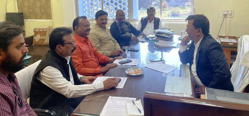 नगर सेवाएं विभाग के मुख्य महाप्रबंधक से मिला भिलाई इस्पात मजदूर संघ का प्रतिनिधि मंडल…कर्मचारियों को बेहतर आवास सुविधा, सुरक्षित टाउनशिप वातावरण एवं बेहतर व किफायती शिक्षा सुविधा हेतु कार्य में तेजी लाने पर चर्चा