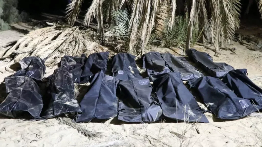 खेत में मिली दो कब्रें, पुलिस ने खोदा तो 49 लाशें थीं दफन; गोली मारकर उतारा गया मौत के घाट