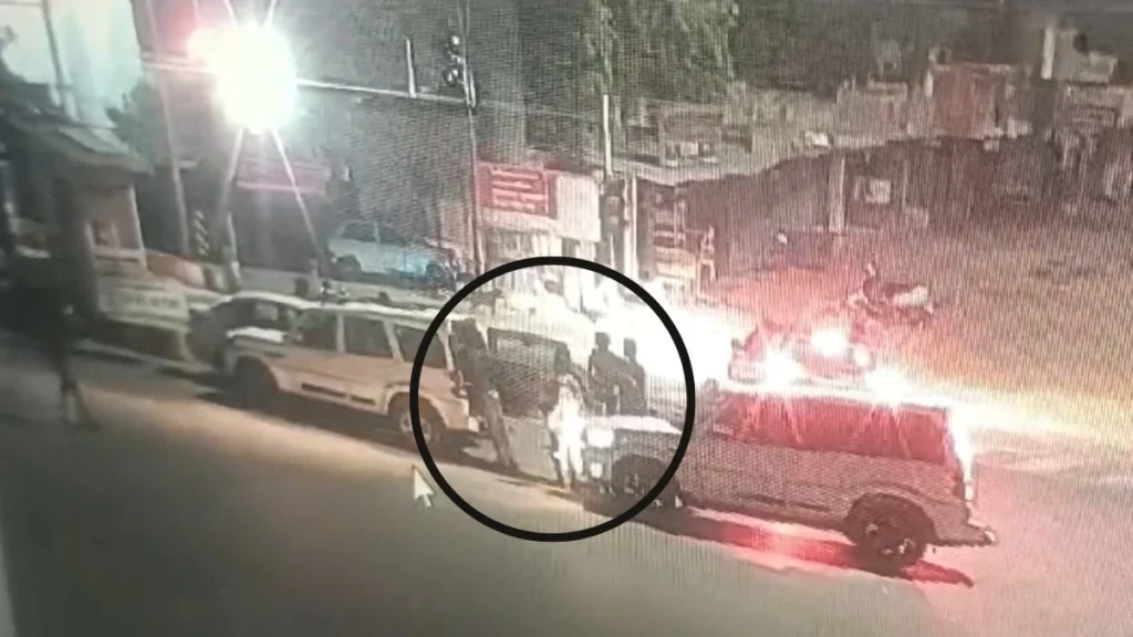 चेकिंग के दौरान कार चालक ने पुलिस की गाड़ी को मारी टक्टर, CSP और SSP बाल-बाल बचे