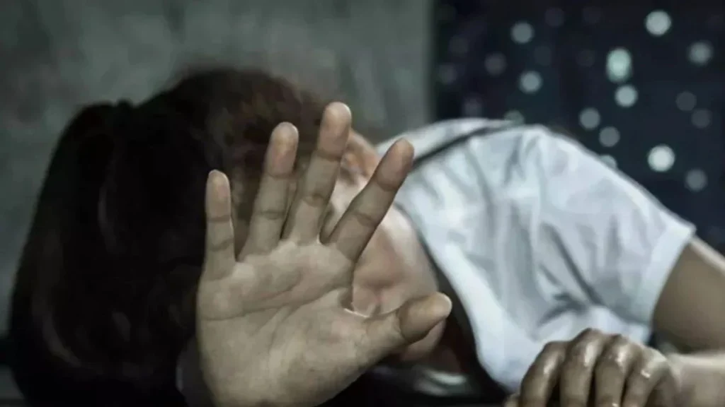 विवाह समारोह में नाबालिग से दुष्कर्म, बाथरूम से जबरन खींच ले गया था आरोपी