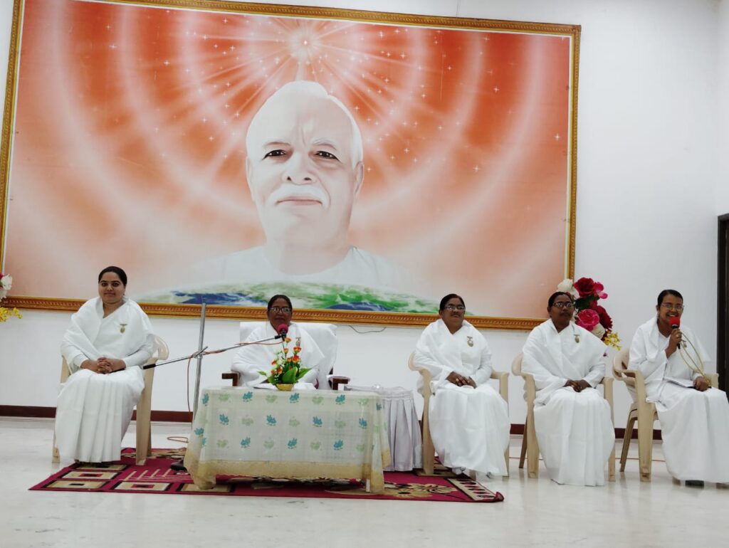 गुणों के स्मृति से वृत्ति,कर्म,बोल और हमारा व्यवहार श्रेष्ठ बनता है.. ब्रह्माकुमारी सरिता दीदी धमतरी