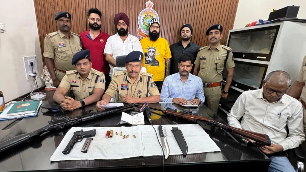 रायपुर में उद्योग भवन के पास फायरिंग, बाप-बेटा सहित चार गिरफ्तार