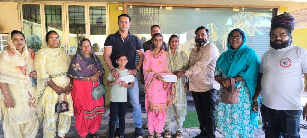 यूथ सिख सेवा समिति भिलाई ने 6 बच्चों को दिए छात्रवृत्ति