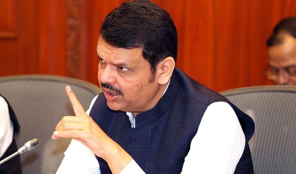 एक्शन में CM देवेंद्र फडणवीस ने बनाया वसूली प्लान, कहा- ‘जहां बुलडोजर…’