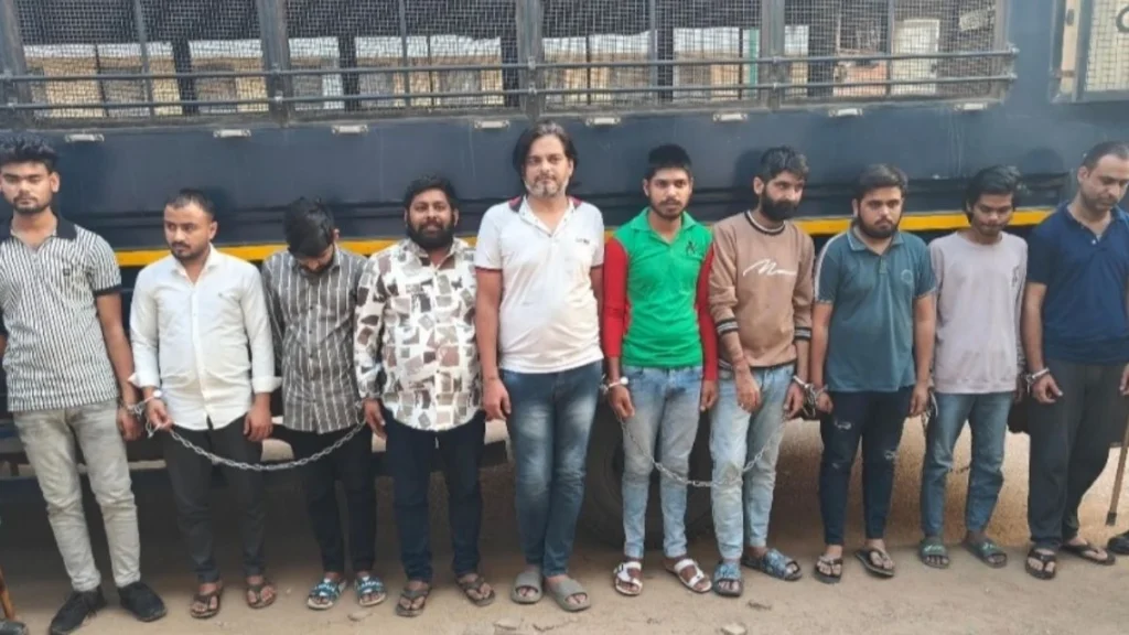 IPL ऑनलाइन सट्टा गिरोह का भंडाफोड़, भाटापारा पुलिस ने दिल्ली जाकर पकड़े 10 आरोपी