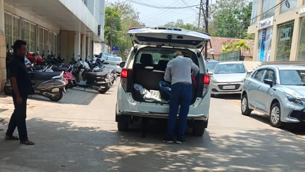 सीबीआई ने नान घोटाले में दर्ज की एफआईआर, पूर्व आईएएस टुटेजा के निवास पर छापेमारी