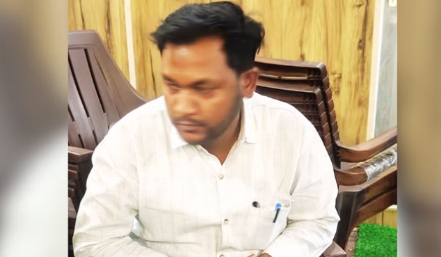 तहसीलदार का पेशकार ले रहा था 10 हजार घूस, एंटी करप्शन ने दबोचा; स्टेनो की भूमिका पर सवाल