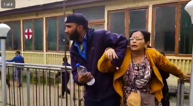 आतंकियों ने धर्म पूछ-पूछकर मारी गोली, बिलखती पत्नी की बात सुन दहल जाएगा दिल