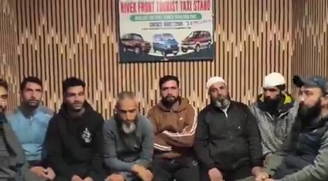 स्थानीय कश्मीरियों के लिए ये आतंकी हमला उनके पेट पर लात मारने से कम नहीं है.