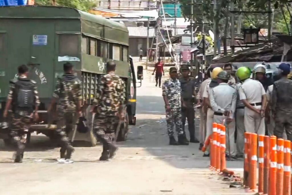 बीजेपी नेता ने मुर्शिदाबाद में AFSPA लगाने की मांग की, जानें अब कैसे हैं हालात