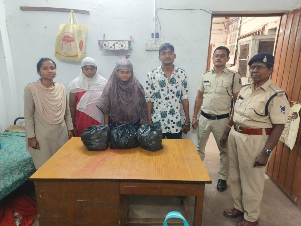 नशा मुक्ती के विरूद्ध दुर्ग  पुलिस की् बडी कार्यवाही, तीन नशे के आरोपी पुलिस गिरफ्त में