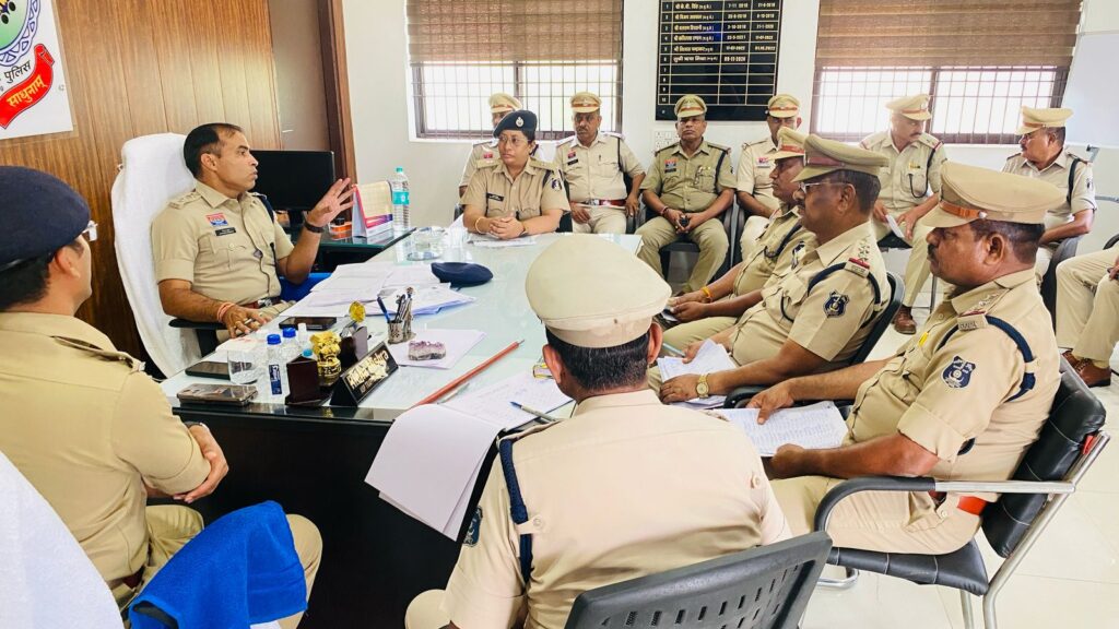 पुलिस अधीक्षक दुर्ग द्वारा यातायात मुख्यालय, नेहरू नगर का वार्षिक निरीक्षण किया गया