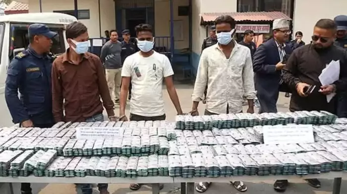 ऐसी ‘दवा’ जो किसी को भी झूमा दे, नेपाल से बिहार तक थी बड़े लोगों की डिमांड, 6 लोगों के साथ एंबुलेंस में ‘खेला’