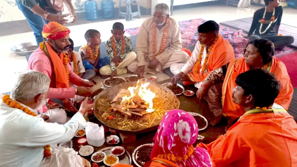 200 साल बाद सनातन धर्म में वापसी, मुस्लिम परिवार के 8 सदस्य बने हिंदू; अपने नाम भी बदले