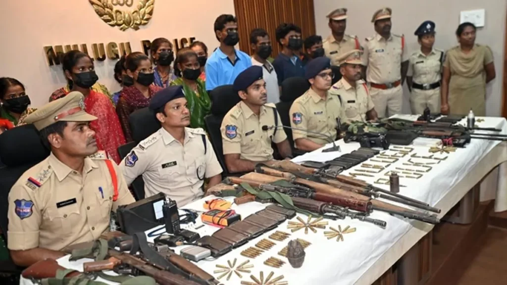 तेलंगाना में 20 हथियारबंद माओवादी गिरफ्तार, इनमें कई बड़े नाम भी शामिल; भारी मात्रा में हथियार बरामद