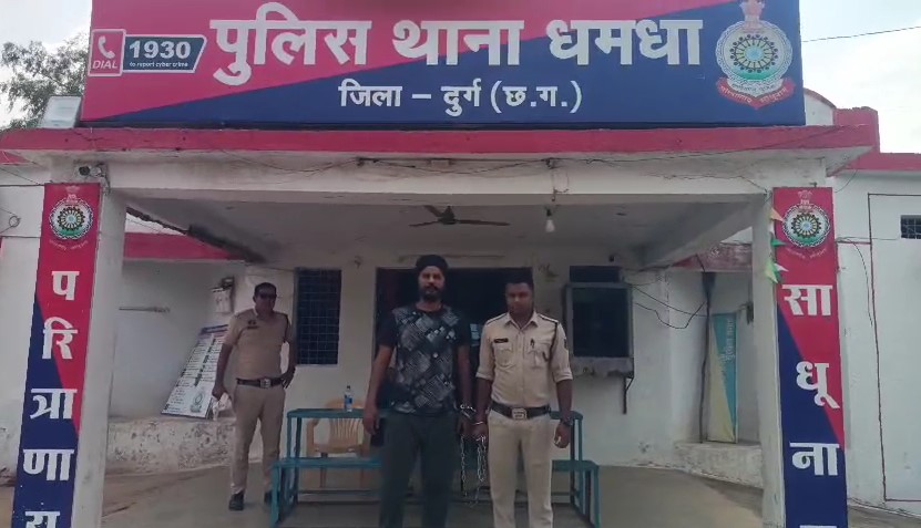 साल से फरार शराब तस्कर को पकड़ कर गिरफ्तार कर भेजा गया जेल