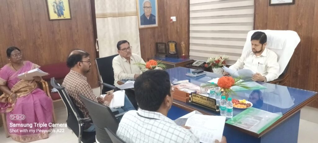 सहकारी बैंक दुर्ग की ऋण उप समिति की बैठक में कुल 389.20 करोड़ का ऋण स्वीकृत