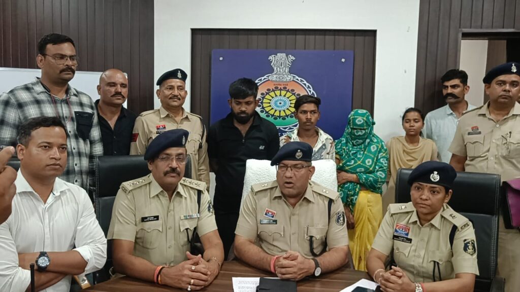 थाना भिलाई क्षेत्रान्तर्गत घटित चेन स्नेचिंग के मामलेें का खुलासा, कुल 09 अपराध के 03 आरोपी गिरफ्तार