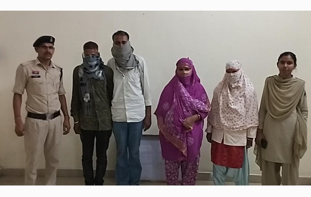ग्राम अहेरी नंदिनी में अवैध क्रियाकलापों की सूचना पर कार्यवाही, चार आरोपी गिरफ्तार