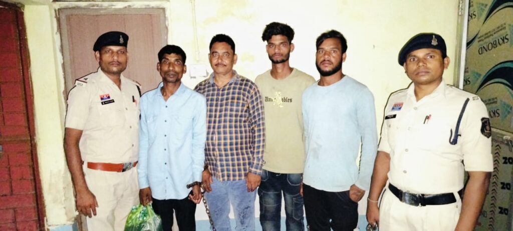 इस्पात रसमड़ा में स्पंज आयरन का आपराधिक न्यासमंग करने वाले फरार आरोपी चढ़े पुलिस के हत्थे