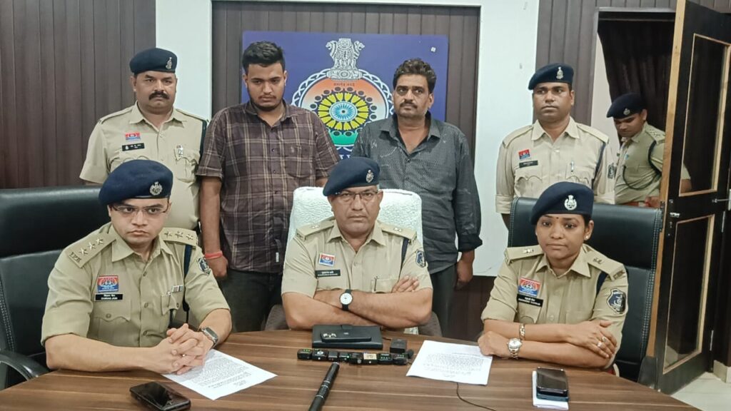 चाचा ने बेटे के साथ मिलकर की भतीजे की हत्या, पुलिस ने किया गिरफ्तार