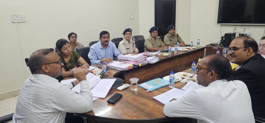 पुलिस महानिरीक्षक दुर्ग रेंज के द्वारा लगातार की जा रही है ,रेंज स्तरीय दोष मुक्ति प्रकरणों की समीक्षा बैठक