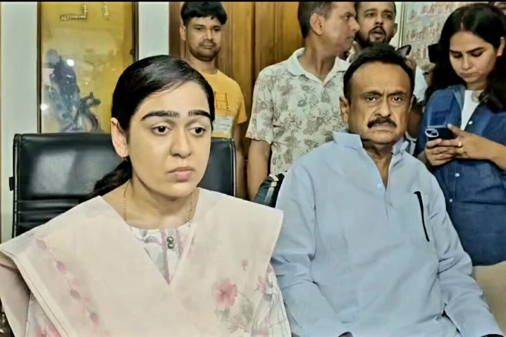 “लालू परिवार ने मेरी जिंदगी का मजाक बनाया…”, तेज प्रताप विवाद पर बोलीं पत्नी ऐश्वर्या राय